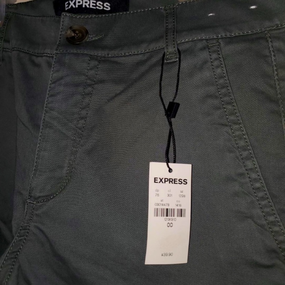 Express Shorts - Picture 2 of 2